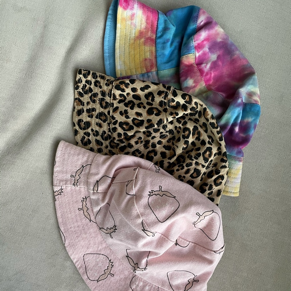 Bucket hat cheetah tie dye strawberry pink nude